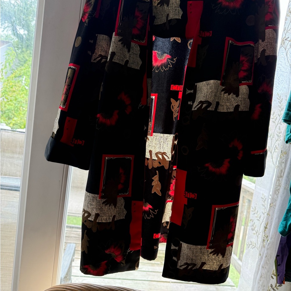 Chic Black And Red Patterned Blazer - image 8